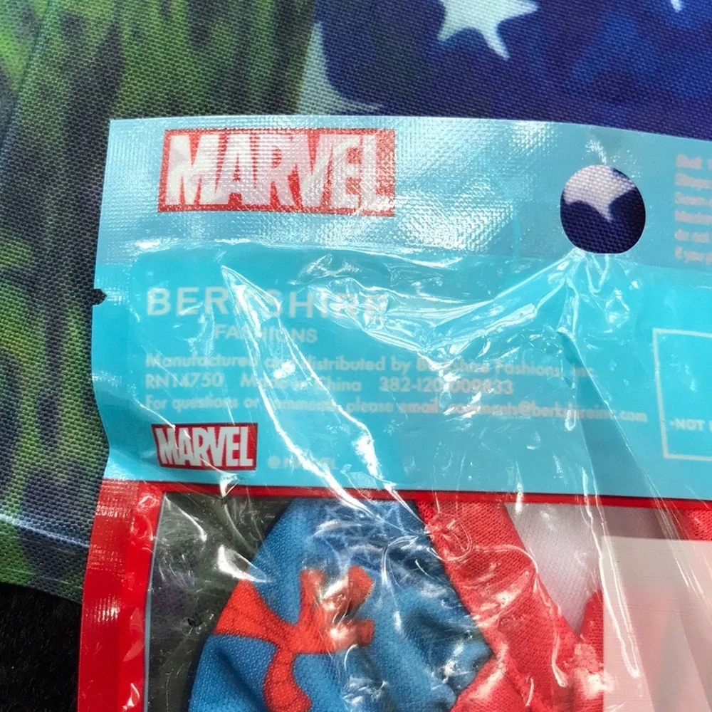 NWT Marvel Spider-Man Kids Christmas Cloth Face Mask Holiday Edition Washable